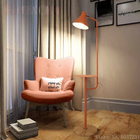 lampadaire en fer moderne avec base en marbre élégant