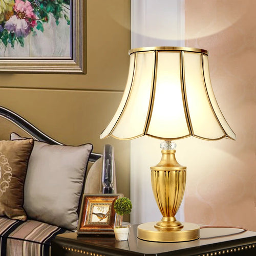 lampadaire en verre et cuivre pour intérieur élégant - vue 4 sur 8