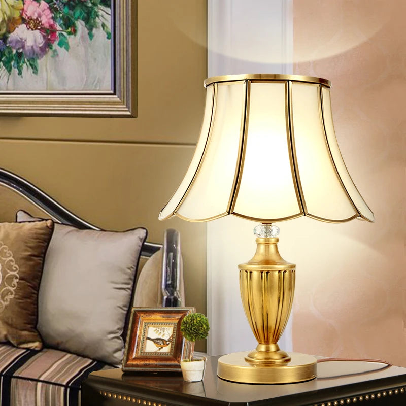 lampadaire en verre et cuivre pour intérieur élégant - vue 3 sur 8
