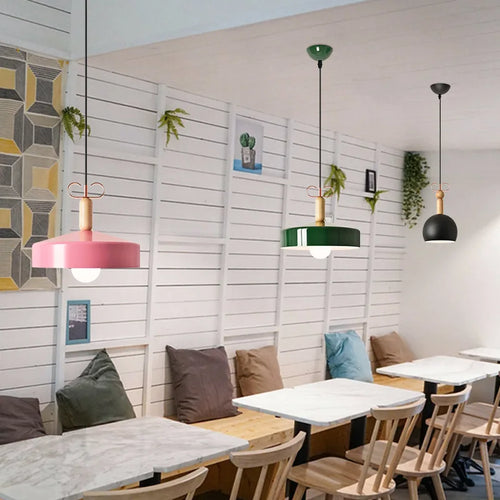 lustre en bois massif style nordique pour bar et café - vue 4 sur 6