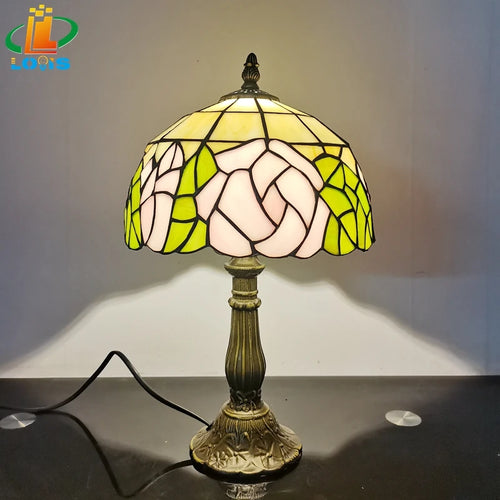 lampe de table style tiffany en forme de rose pour décoration intérieure