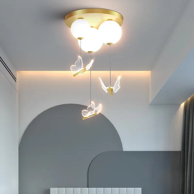 Plafonnier simple et moderne avec boule papillon romantique - vue 5 sur 9