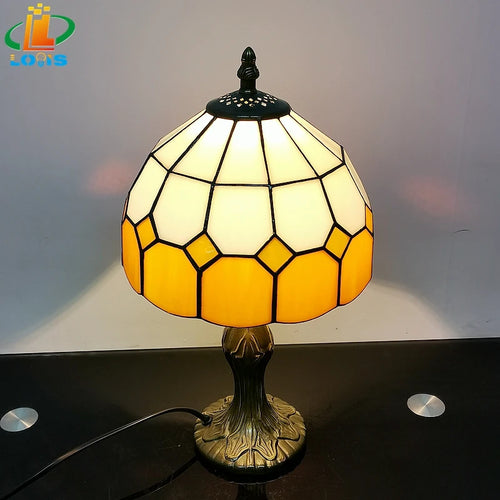 lampe à poser vitrail style tiffany pour décoration intérieure - vue 5 sur 11
