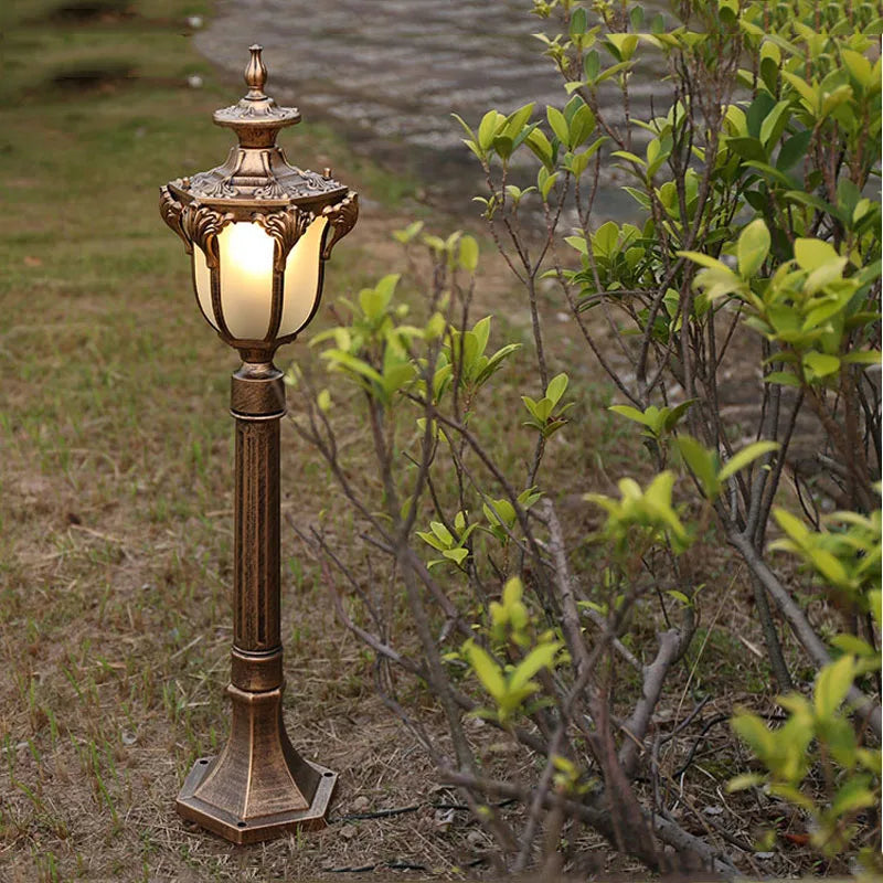 lampe extérieure étanche pour éclairage de jardin et allée - vue 9 sur 10