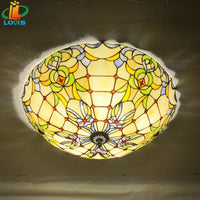 plafonnier vitrail style tiffany créatif pour intérieur élégant
