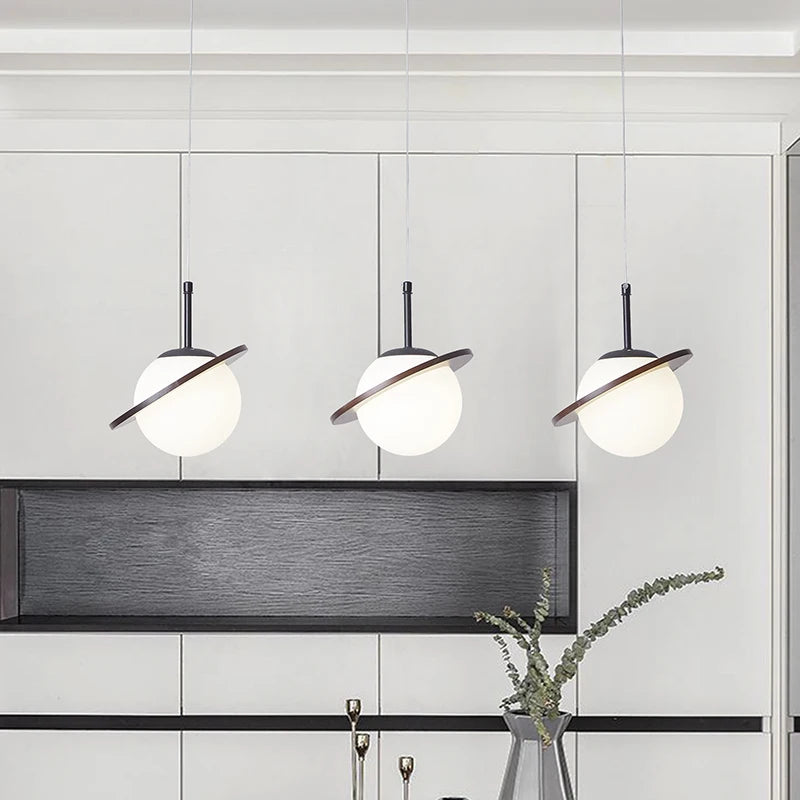 suspension nordique en bois forme planète décorative - vue 2 sur 12