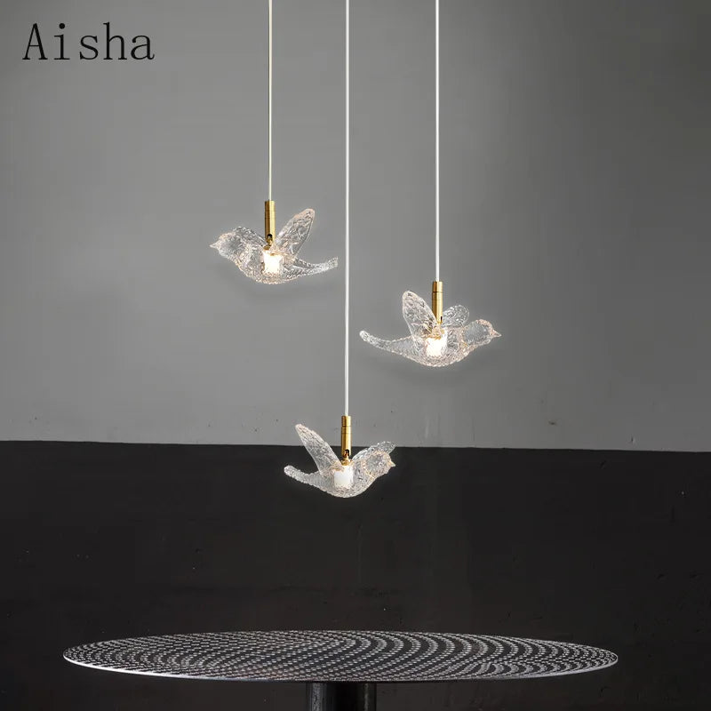 suspension moderne en forme d'oiseau en cuivre et acrylique décoratif - vue 1 sur 9