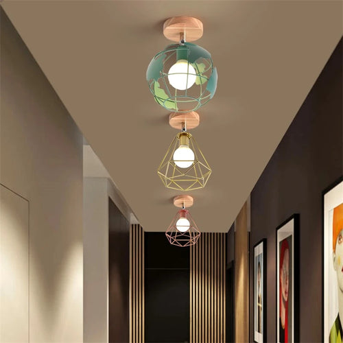 plafonnier led nordique moderne simple en fer triangle - vue 7 sur 18
