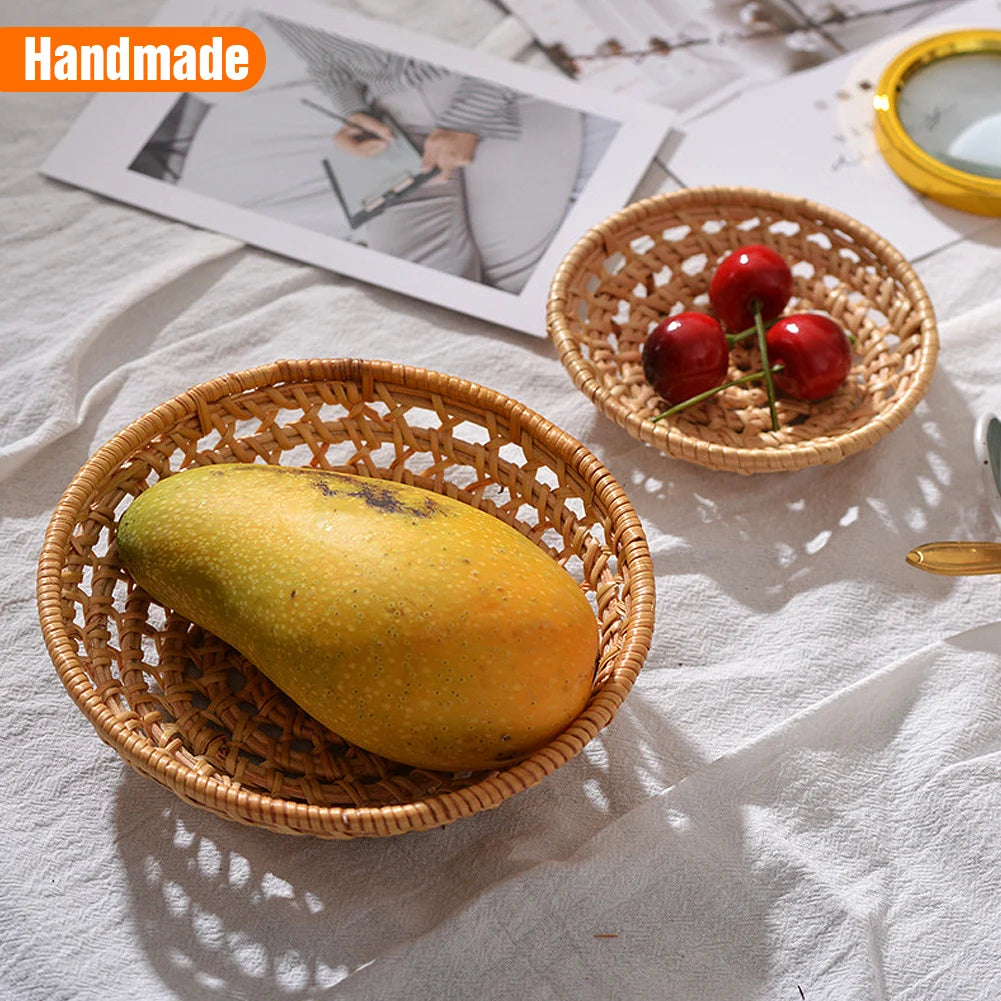 panier rond en rotin tressé pour rangement et pique-nique - vue 3 sur 8