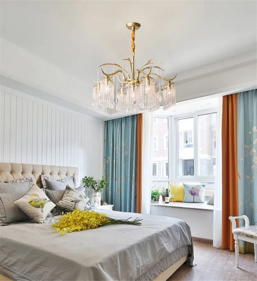 lustre suspendu en cristal et métal doré élégant - vue 4 sur 9