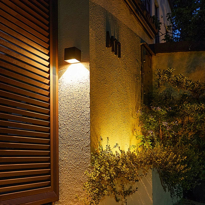 Applique solaire extérieure lumineuse appliques murales solaire petite Squa jardin couloir terrasse corps humain induction IP65 étanche Lighti - vue 6 sur 9