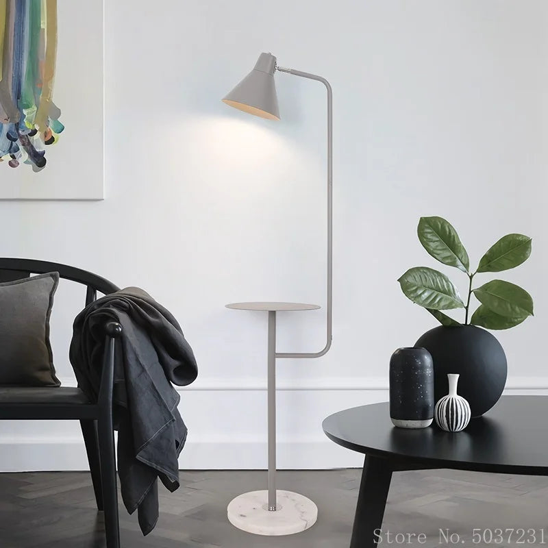 lampadaire en fer moderne avec base en marbre élégant - vue 3 sur 10