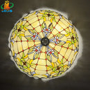plafonnier vitrail style tiffany créatif pour intérieur élégant