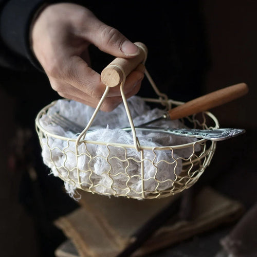 panier rétro en métal avec poignée en bois multifonction pour rangement - vue 4 sur 6