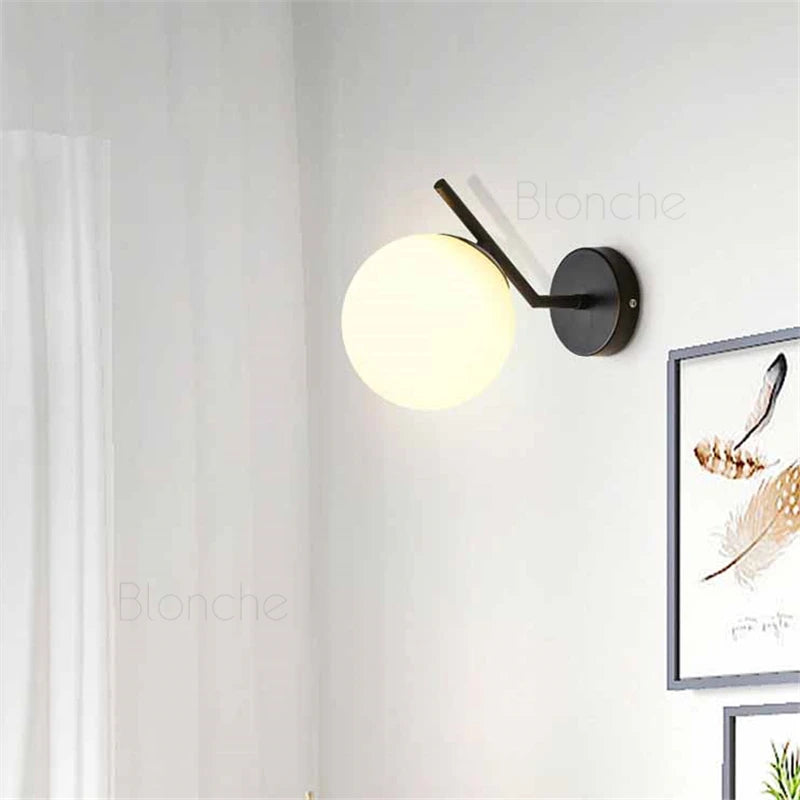 applique murale créative en métal avec boule de verre moderne - vue 5 sur 10