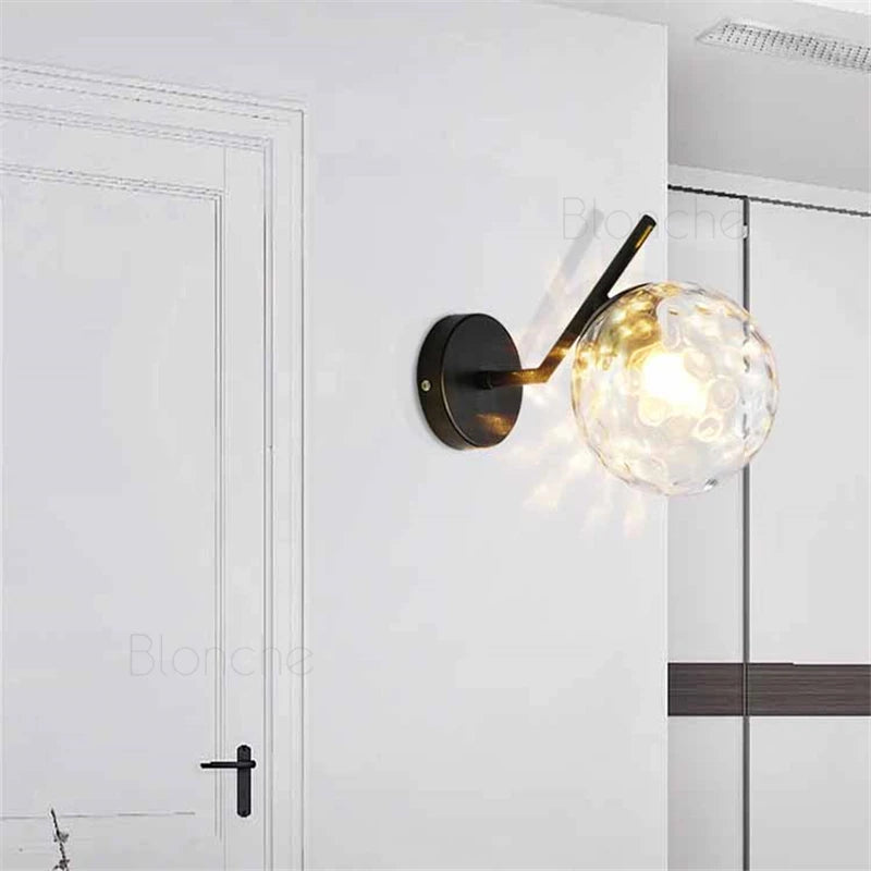 applique murale créative en métal avec boule de verre moderne - vue 3 sur 10