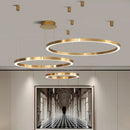 plafonnier led moderne avec anneau doré brossé