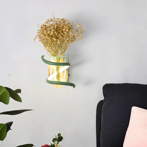 applique murale nordique en bois avec plante verte pour ambiance chaleureuse - vue 4 sur 9