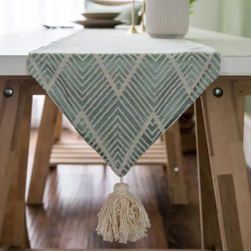 Chemin de table brodé motifs géométriques style bohème