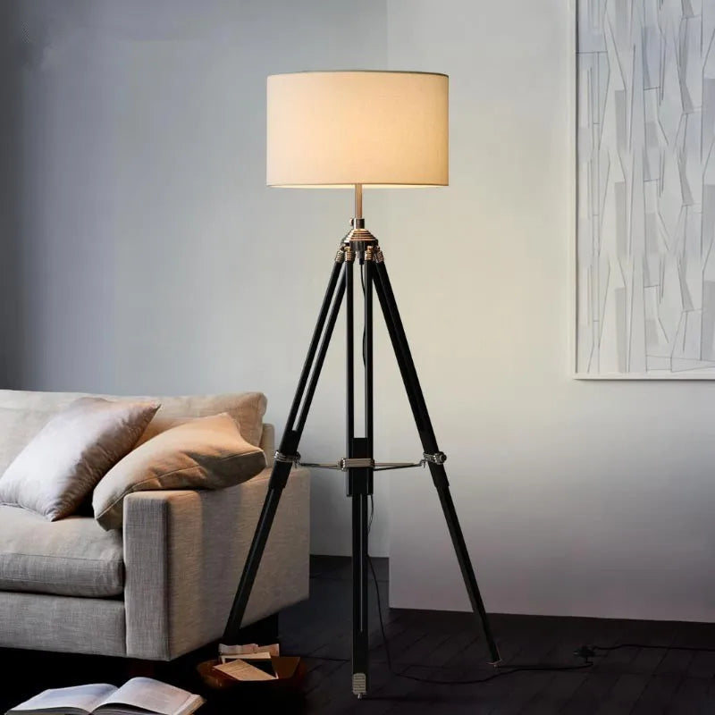 lampe à poser trépied en bois style industriel moderne - vue 2 sur 10