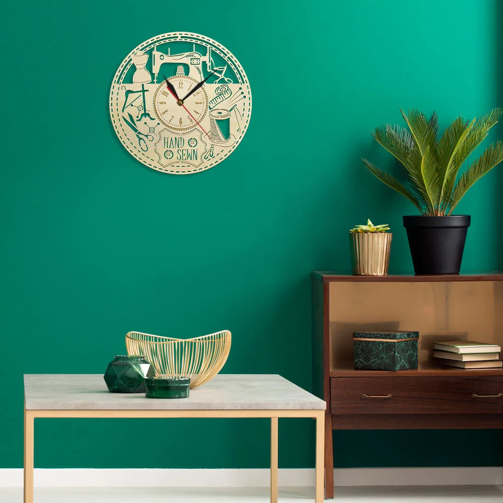 horloge en bois sans tic tac pour passionnés de couture décorative - vue 7 sur 7