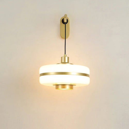 Suspension en verre laiteux doré - vue 5 sur 10