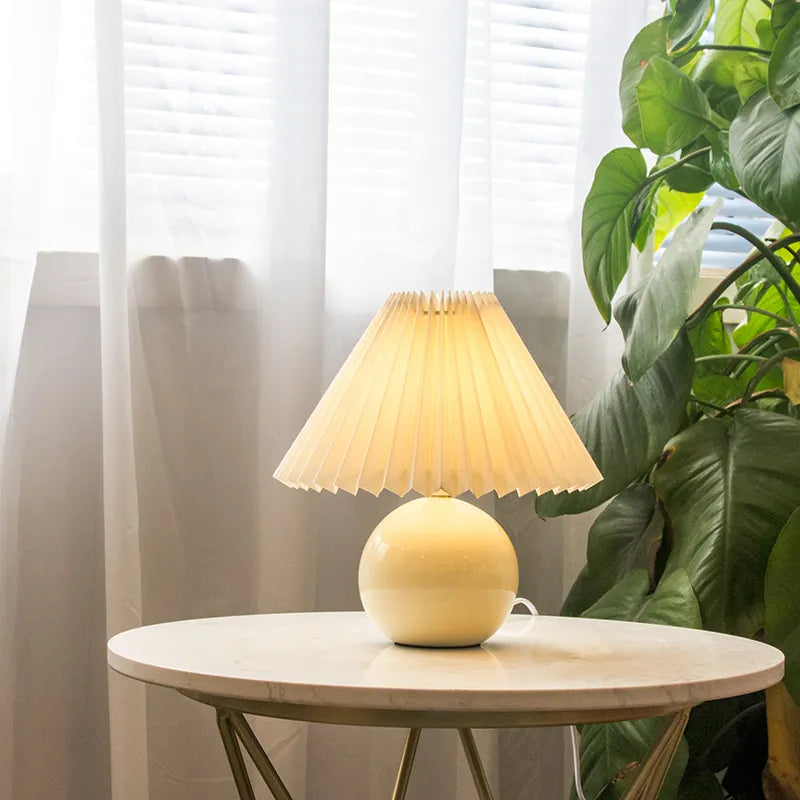 Lampe de table plissée coréenne - vue 4 sur 25