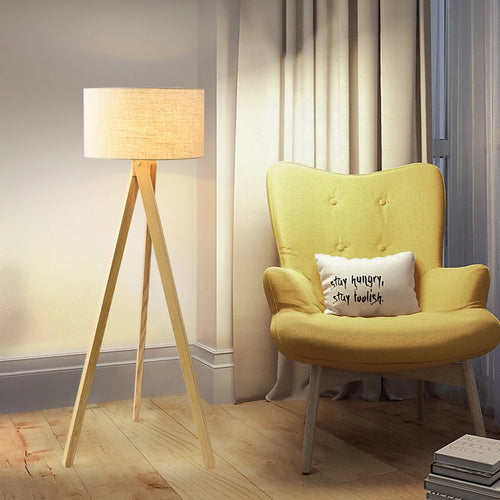 lampadaire nordique en bois massif avec interrupteur à pied lumineux - vue 5 sur 8