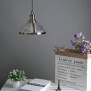 lampe suspendue vintage en verre transparent pour ambiance nostalgique