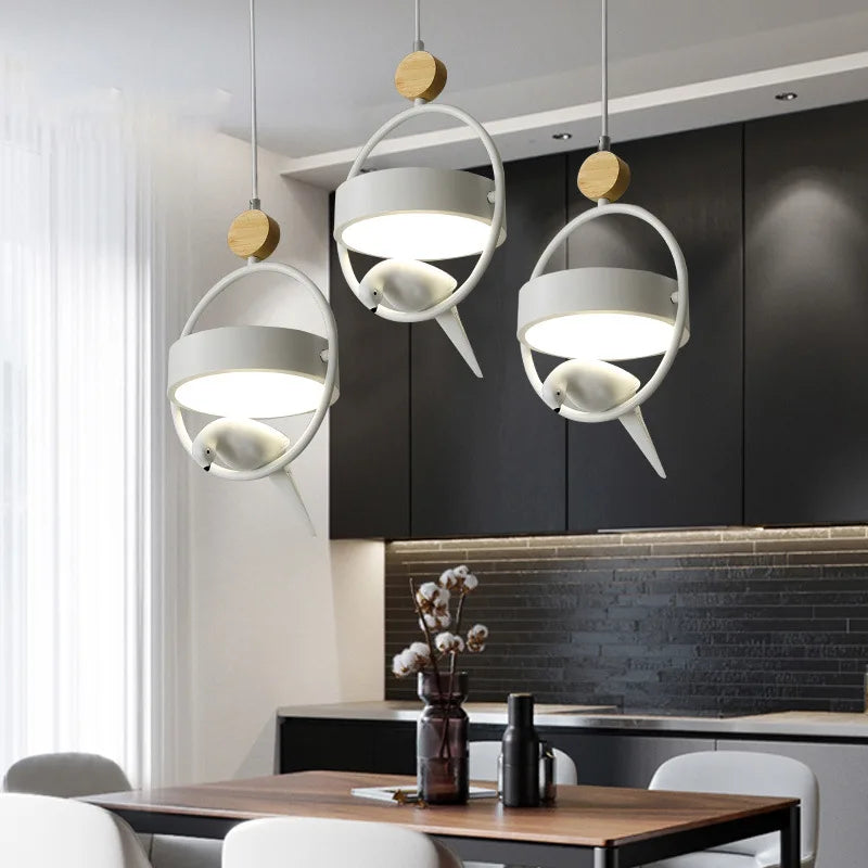suspension luminaire led moderne en bois motif oiseau nordique - vue 4 sur 8