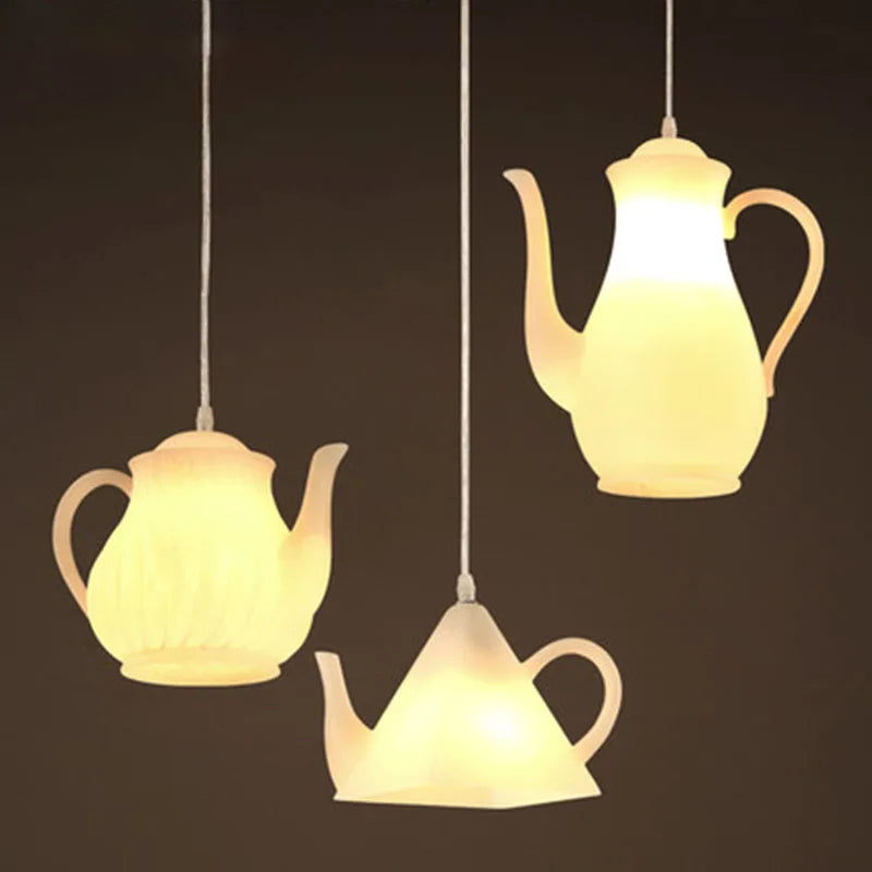 Suspension en résine avec tasse de thé et théière - vue 3 sur 7