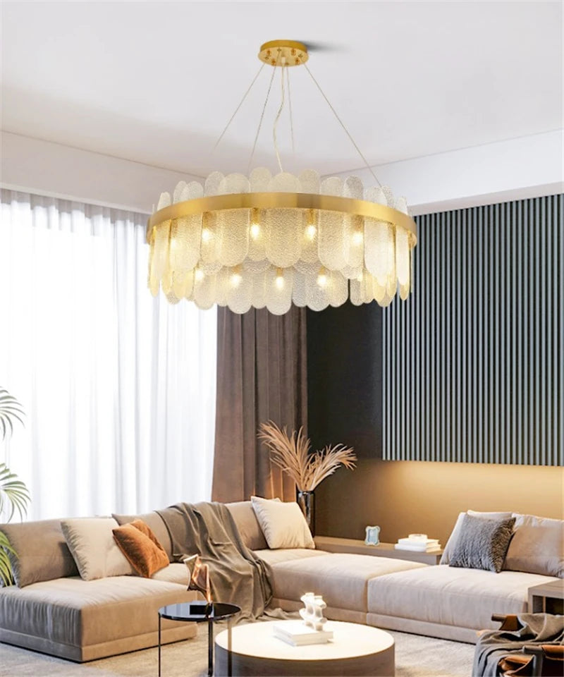 lustre ovale en métal doré avec abat-jour en verre suspendu - vue 6 sur 15