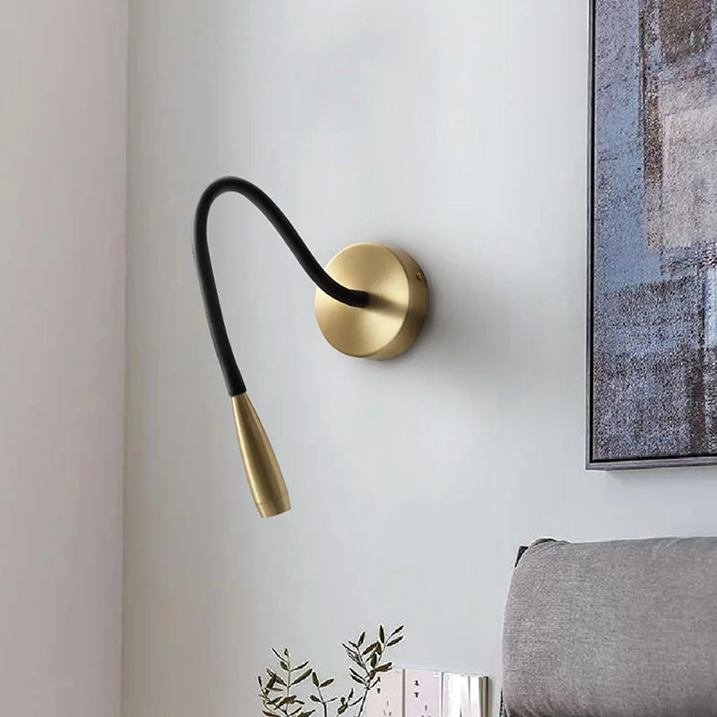applique murale minimaliste moderne tout en cuivre pour lecture de chevet - vue 2 sur 7