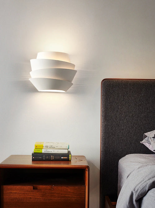 Applique murale LED en forme de pomme de pin en métal blanc - vue 2 sur 7