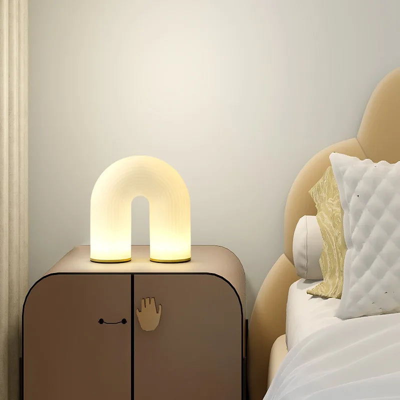 lustre moderne en acrylique et métal doré pour intérieur élégant - vue 5 sur 10