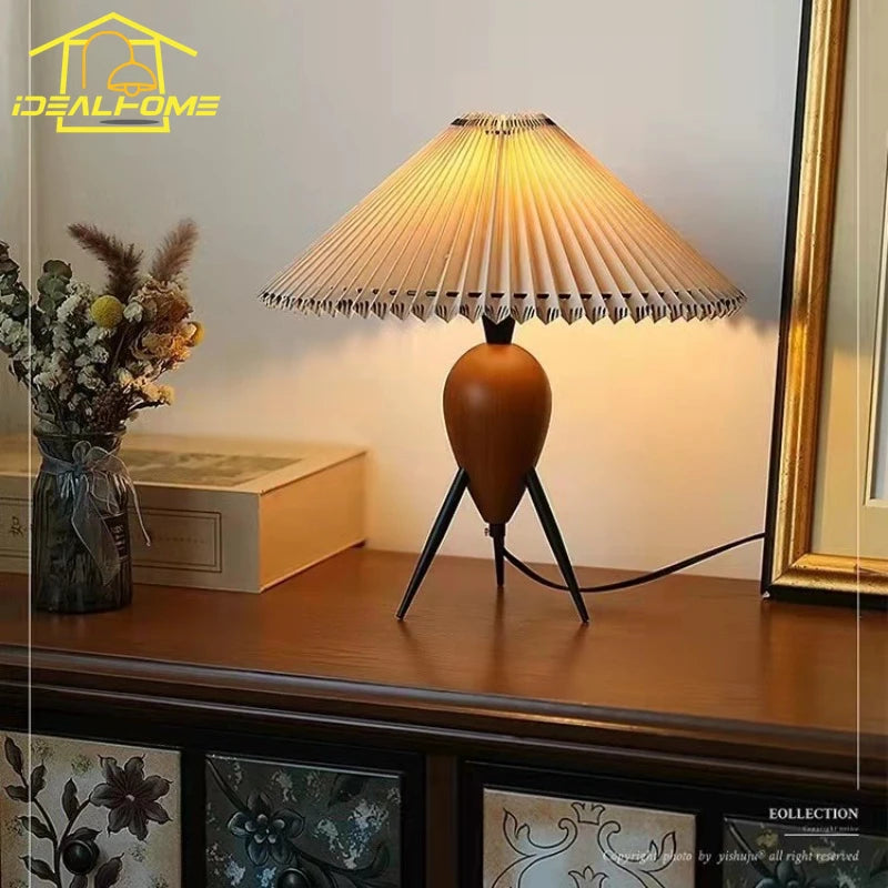 lampe à poser plissée en bois massif et tissu design moderne - vue 6 sur 6