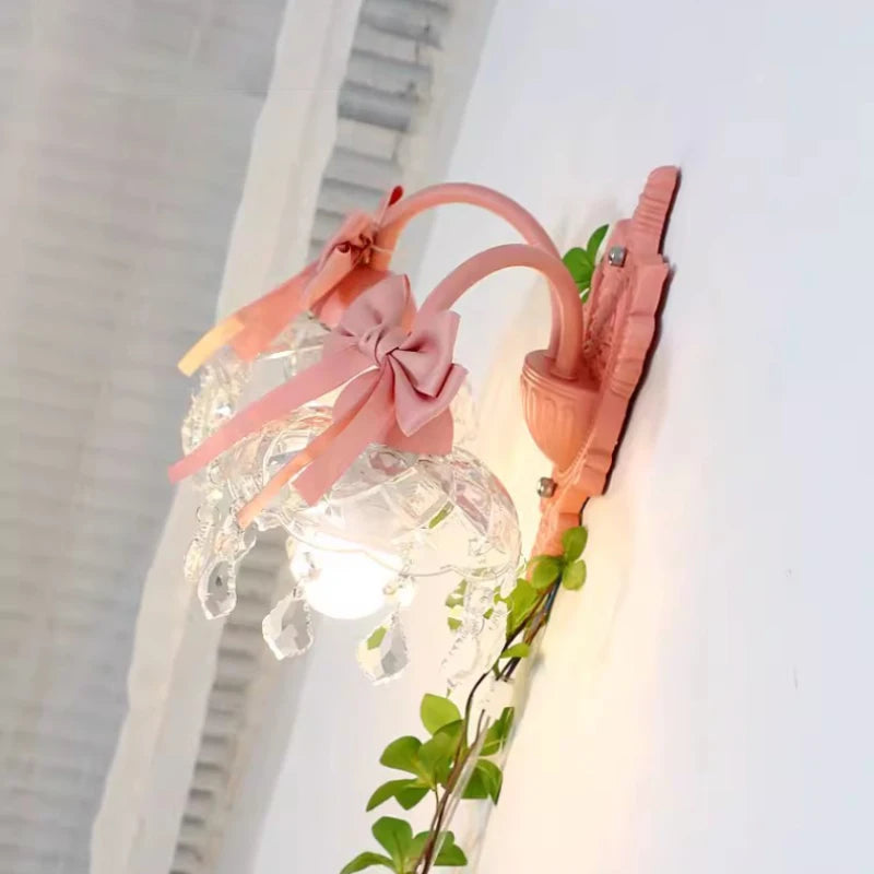 applique murale princesse en verre cristal avec nœud rose - vue 3 sur 8