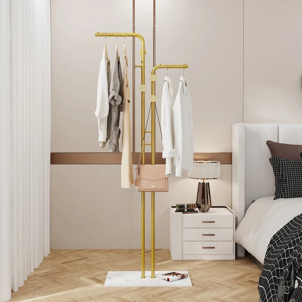 porte-manteau métallique avec base en marbre doré élégant - vue 4 sur 7