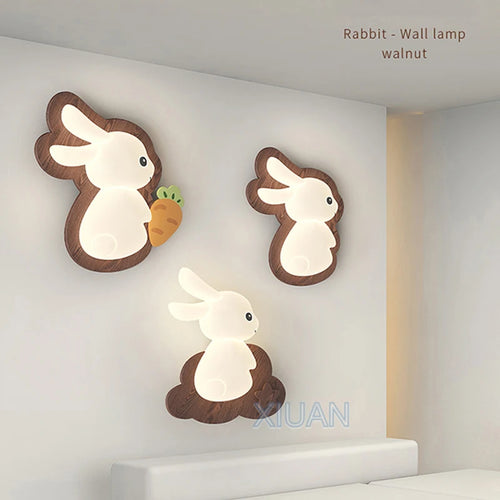 lampe de chevet wabi-sabi japonaise avec base en bois et lapin dessiné pour enfants - vue 2 sur 12