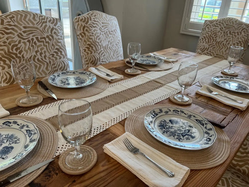 Chemin de table boheme beige motifs geometriques pompons - vue 6 sur 7
