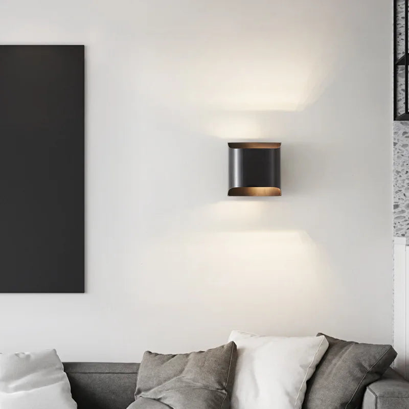 Applique murale LED en laiton au design moderne - vue 4 sur 10