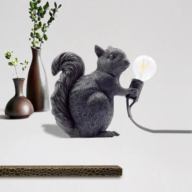 lampes de table écureuils en résine pour décoration et cadeau - vue 3 sur 8