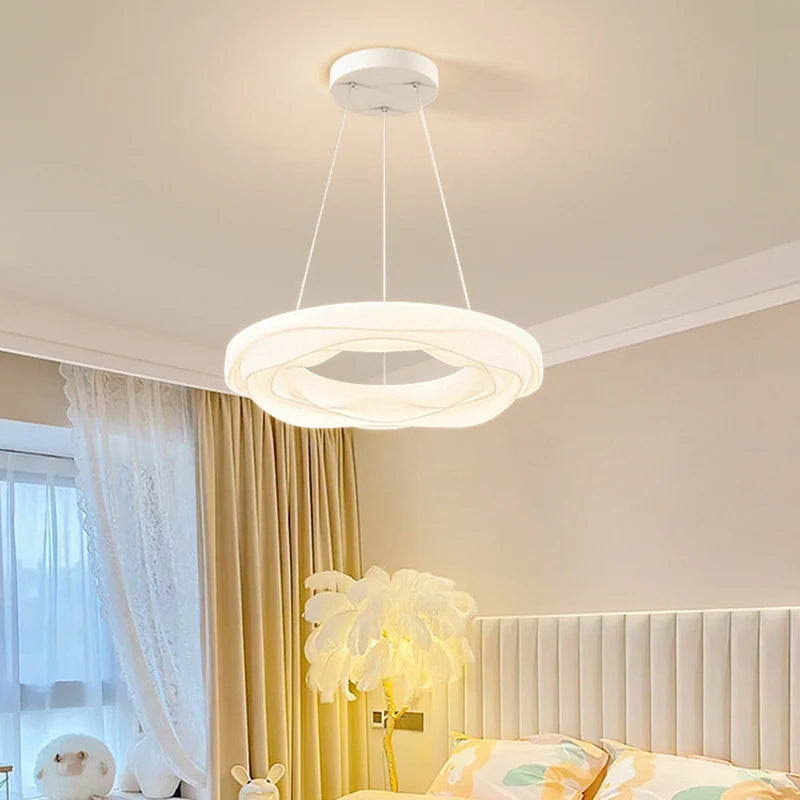 lustre romantique couronne pour chambre de petite fille - vue 3 sur 16