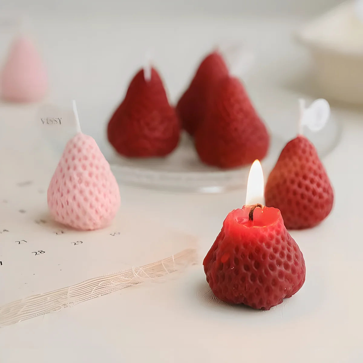 lot de 4 bougies parfumées miniatures fraise tendance décorative - vue 3 sur 7