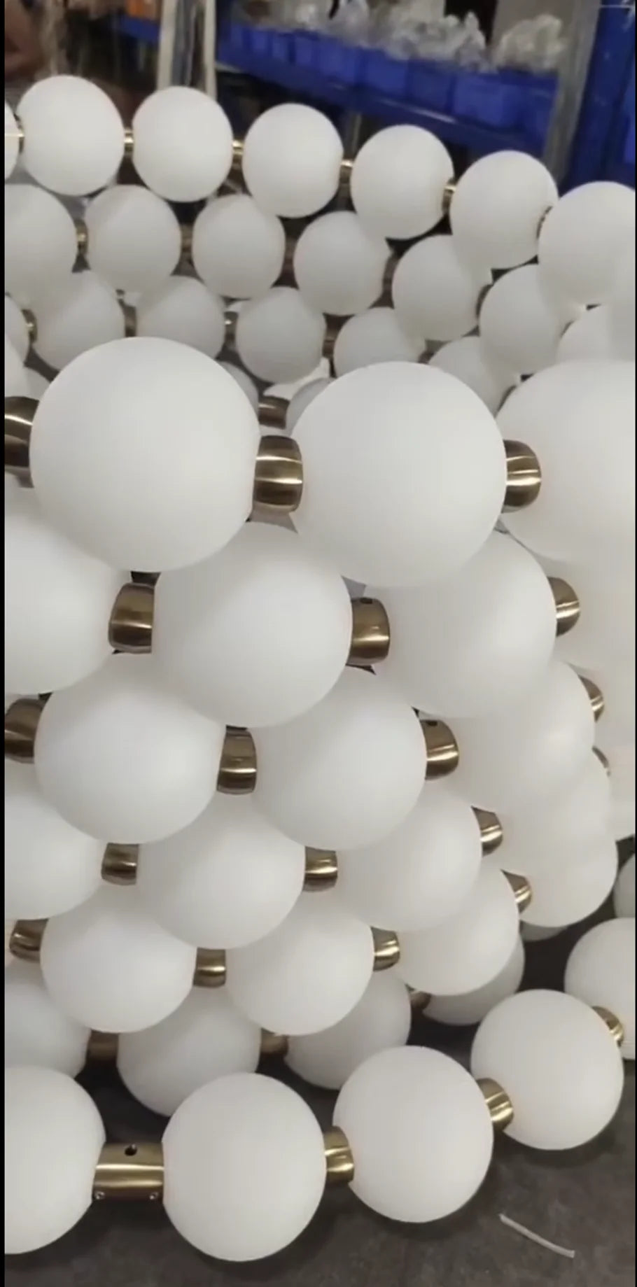 Lustre nordique en forme de haricot magique - vue 6 sur 19