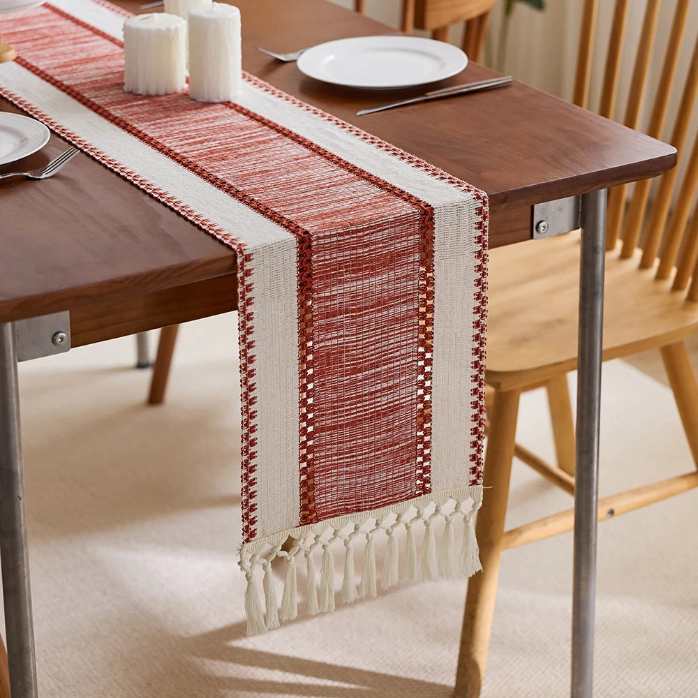 Chemin de table boheme rayures rouge beige pompons - vue 2 sur 7