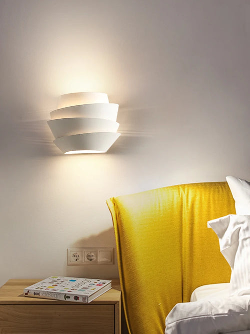 Applique murale LED en forme de pomme de pin en métal blanc - vue 4 sur 7