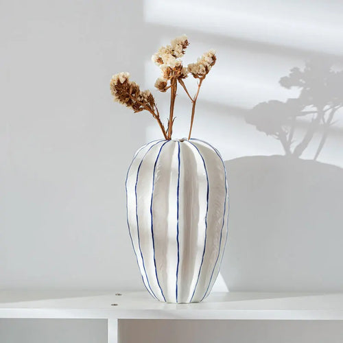 vase en céramique carambola pour décoration artisanale avec fleurs séchées - vue 3 sur 7