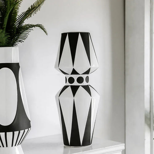 vase créatif nordique style abstrait pour arrangement floral - vue 3 sur 12
