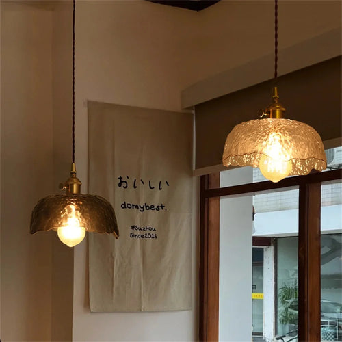 suspension LED en laiton et verre design nordique moderne et antique - vue 4 sur 10